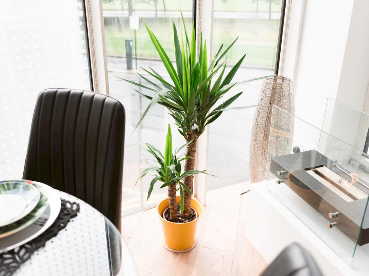 Pass The Keys Stylish 2Bed Rental Unit Glasgow Green Bagian luar foto