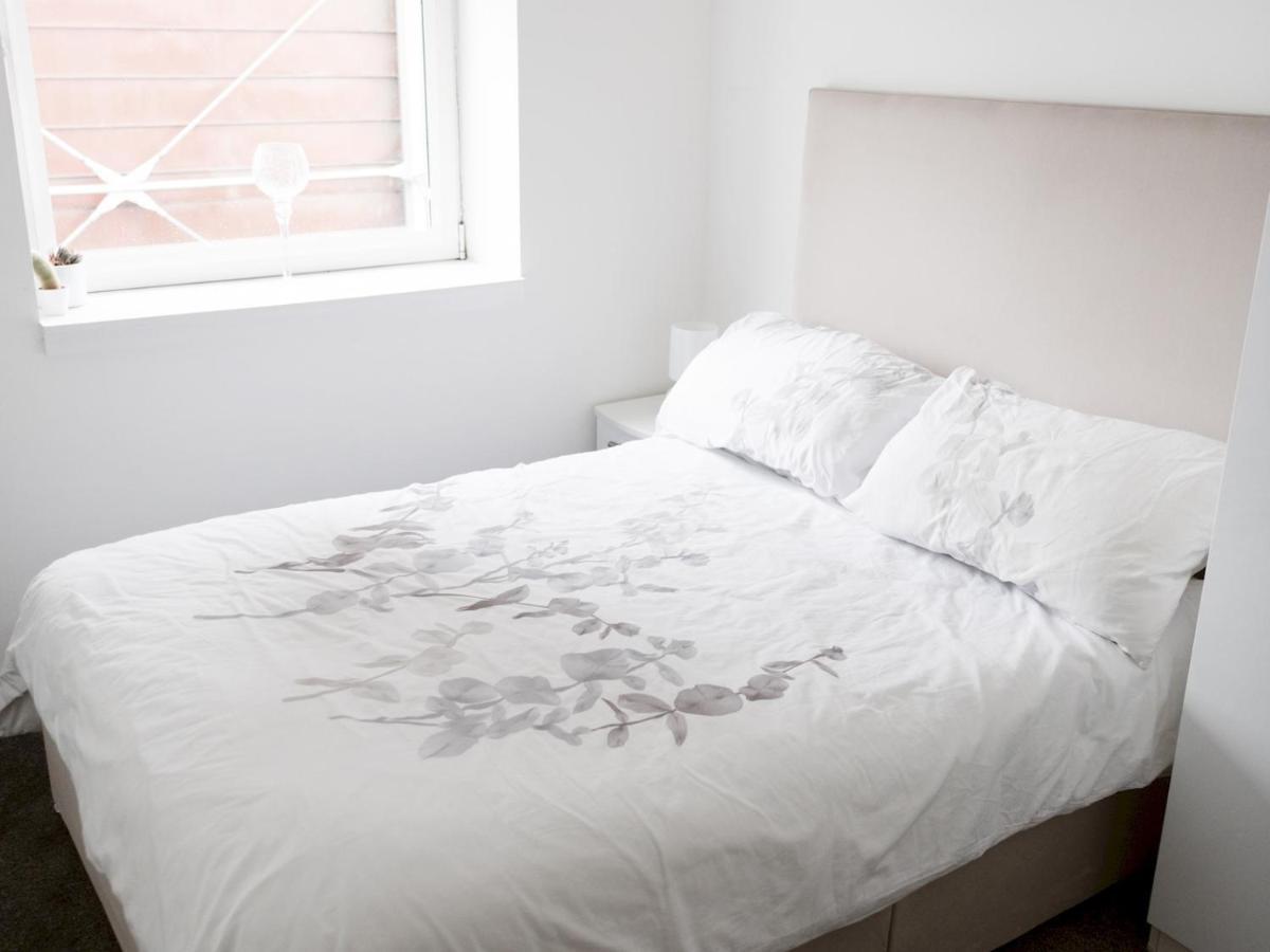 Pass The Keys Stylish 2Bed Rental Unit Glasgow Green Bagian luar foto